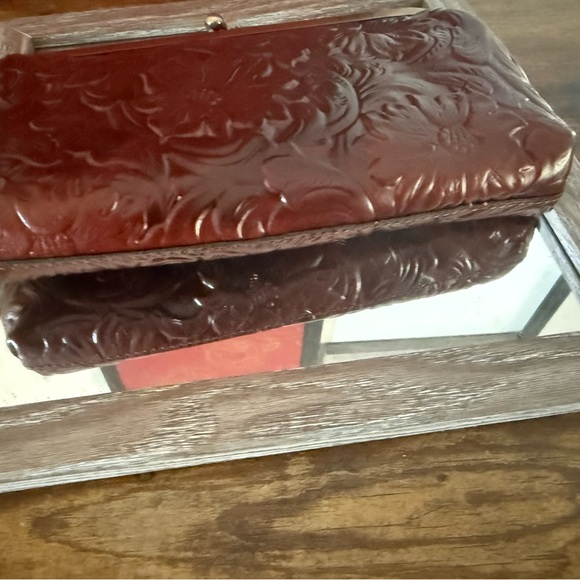 Patricia Nash•Potenaz•British Tan•Floral Tooled Kiss-lock Clutch•NWT - Picture 3 of 5